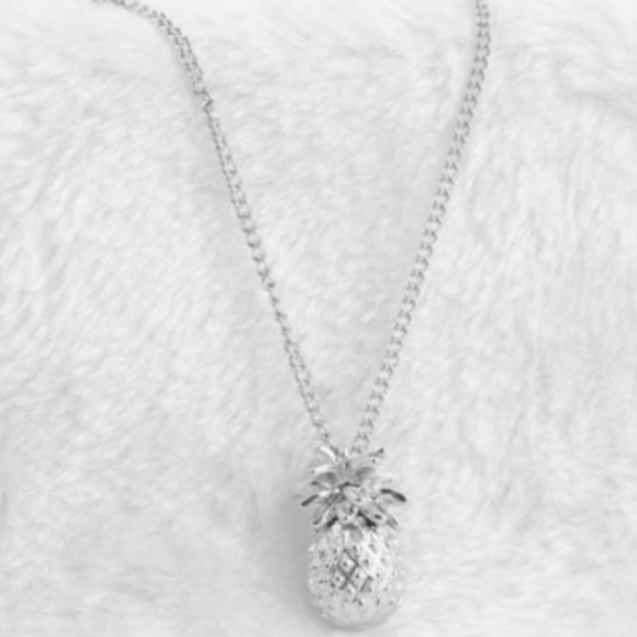 🌻3/$25 NEW BOHO Pineapple Long Pendant Necklace - Picture 2 of 3